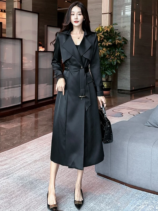 羽織るだけで品よく決まる。美シルエット ロングトレンチコート